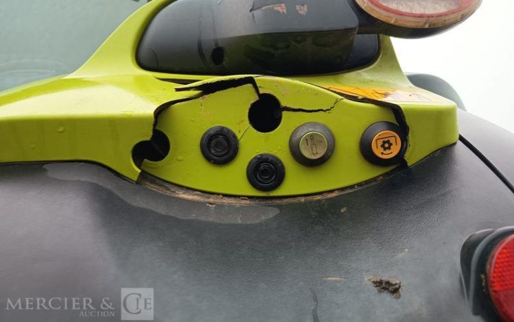 CLAAS TRACTEUR AGRICOLE AXION 830 CMATIC DIESEL – 3353 HEURES – ANNEE 2019  FJ-992-NF