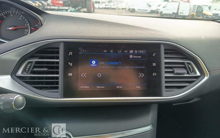 PEUGEOT 308 SW 1,6 BLUEHDI 120 S&S GT LINE – DIESEL – 136797 KMS – ANNEE 2019 BLANC FK-093-FB