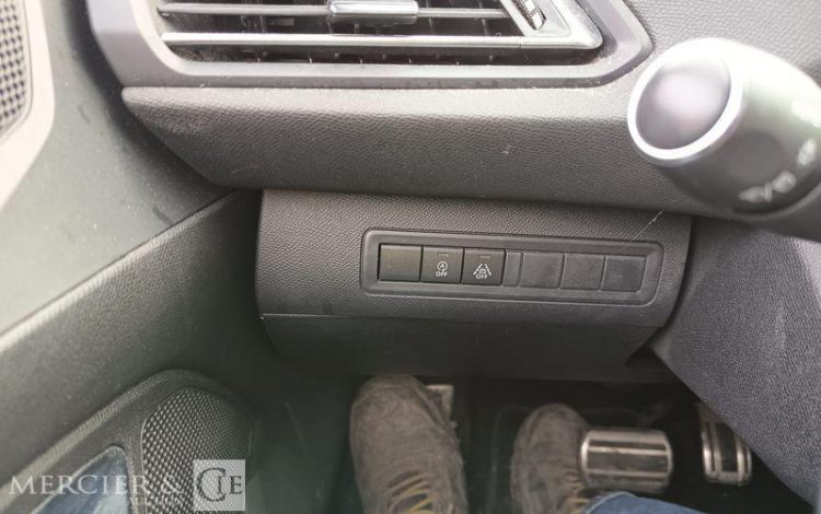 PEUGEOT 308 SW 1,6 BLUEHDI 120 S&S GT LINE – DIESEL – 136797 KMS – ANNEE 2019 BLANC FK-093-FB