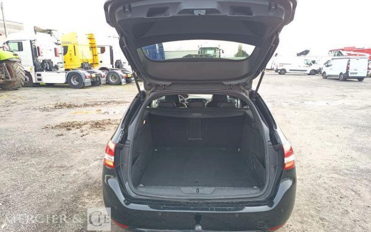 PEUGEOT 308 SW 1,6 BLUEHDI 120 S&S GT LINE – DIESEL – 136797 KMS – ANNEE 2019 BLANC FK-093-FB