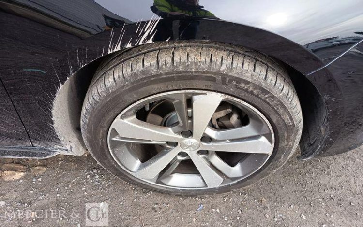 PEUGEOT 308 SW 1,6 BLUEHDI 120 S&S GT LINE – DIESEL – 136797 KMS – ANNEE 2019 BLANC FK-093-FB