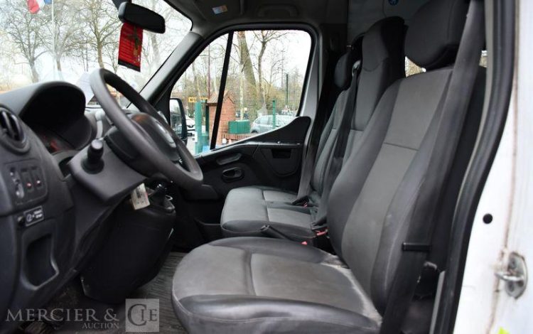 RENAULT MASTER CABINE APPROFONDIE 2.3 DCI 110ch 3T5 L2H2 GRAND-CONFORT BLANC FL-600-DK