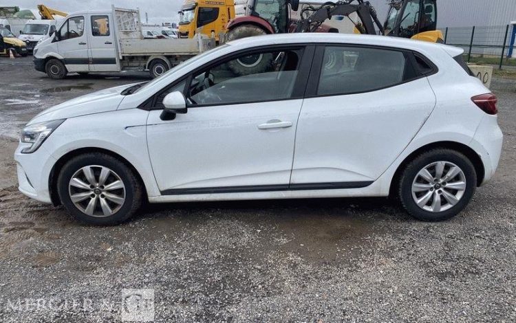 RENAULT CLIO STE 85CH AIR NAV BLANC FN-409-HJ
