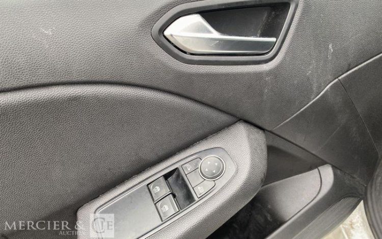 RENAULT CLIO STE 85CH AIR NAV BLANC FN-409-HJ