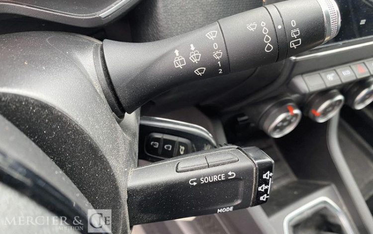 RENAULT CLIO STE 85CH AIR NAV BLANC FN-409-HJ