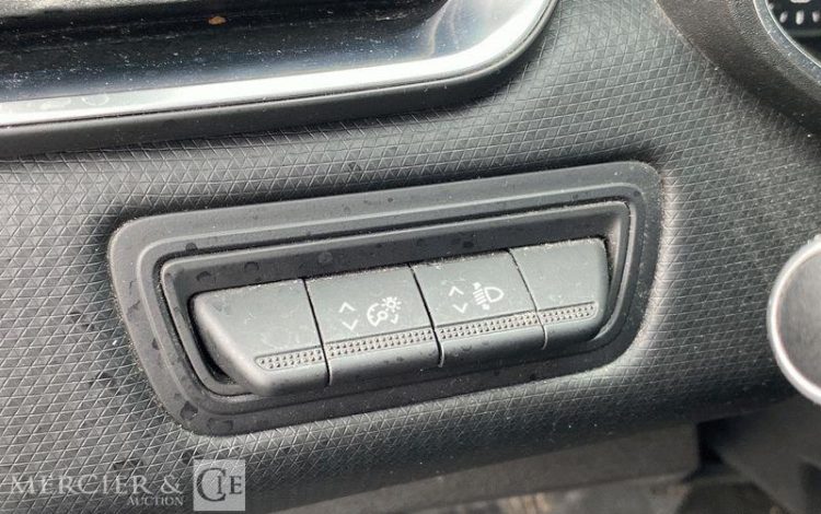 RENAULT CLIO STE 85CH AIR NAV BLANC FN-409-HJ