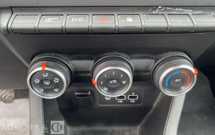 RENAULT CLIO STE 85CH AIR NAV BLANC FN-409-HJ