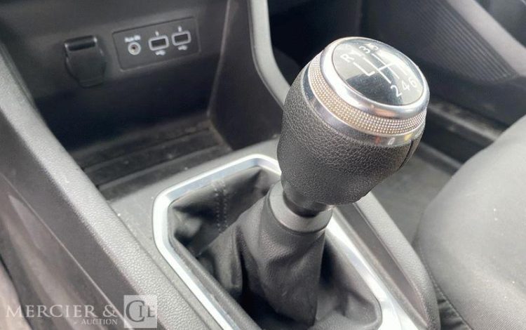 RENAULT CLIO STE 85CH AIR NAV BLANC FN-409-HJ