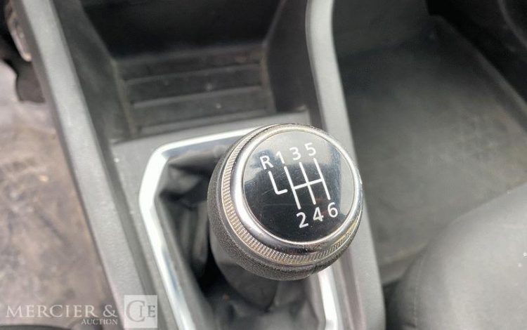 RENAULT CLIO STE 85CH AIR NAV BLANC FN-409-HJ