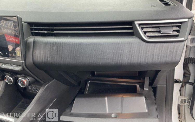 RENAULT CLIO STE 85CH AIR NAV BLANC FN-409-HJ