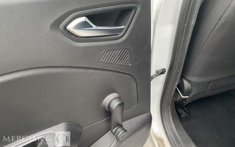 RENAULT CLIO STE 85CH AIR NAV BLANC FN-409-HJ