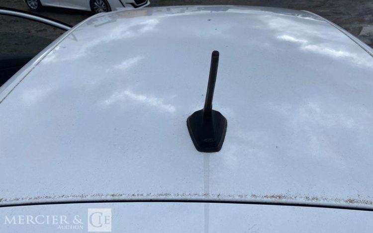 RENAULT CLIO STE 85CH AIR NAV BLANC FN-409-HJ