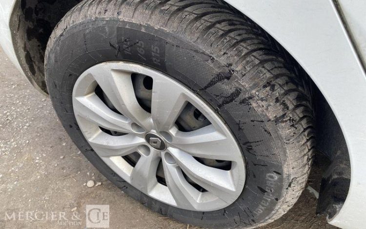 RENAULT CLIO STE 85CH AIR NAV BLANC FN-409-HJ