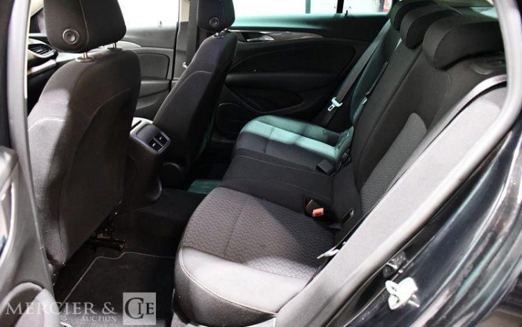 OPEL INSIGNIA GRANDSPORT 1.6 D 135 ELEGANCE BUSINESS BVA NOIR FN-832-BR