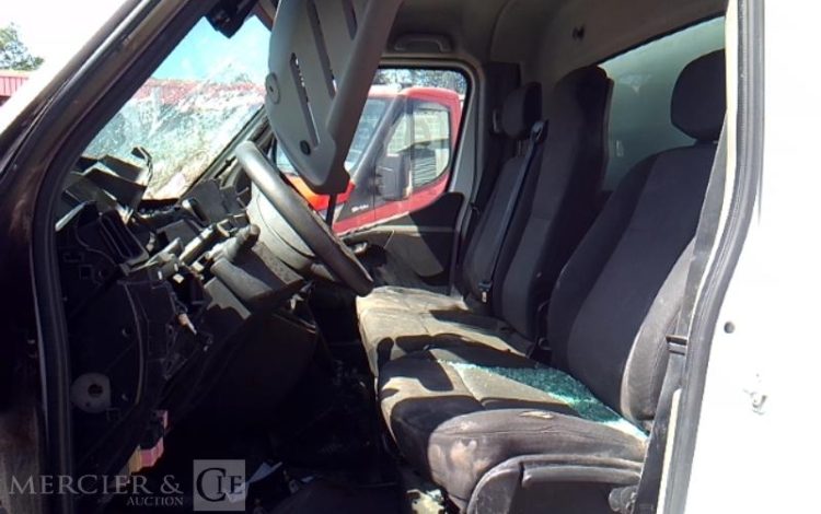 RENAULT MASTER BENNE SIMPLE CABINE COFFRE – EN L ETAT – ACCIDENTE INCENDIE BLANC FN-878-RX