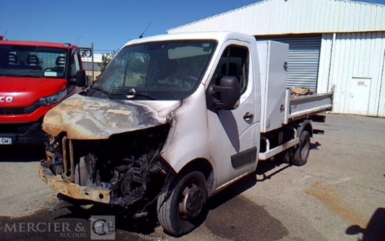 RENAULT MASTER BENNE SIMPLE CABINE COFFRE – EN L ETAT – ACCIDENTE INCENDIE BLANC FN-878-RX