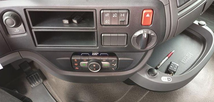 DAF XF 480 – PTRA : 44 TONNES – DIESEL – 772624 KMS – ANNEE 2020 BLANC FR-090-BJ