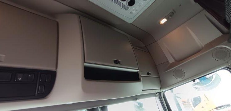 DAF XF 480 – PTRA : 44 TONNES – DIESEL – 772624 KMS – ANNEE 2020 BLANC FR-090-BJ