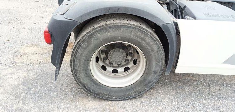 DAF XF 480 – PTRA : 44 TONNES – DIESEL – 772624 KMS – ANNEE 2020 BLANC FR-090-BJ