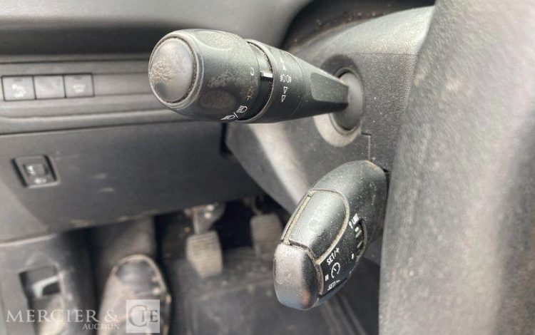 PEUGEOT 208 AFF 100CH PREMIUM PACK BLANC FR-602-LK