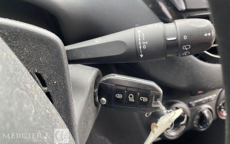 PEUGEOT 208 AFF 100CH PREMIUM PACK BLANC FR-602-LK