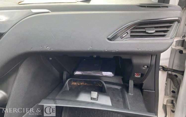 PEUGEOT 208 AFF 100CH PREMIUM PACK BLANC FR-602-LK