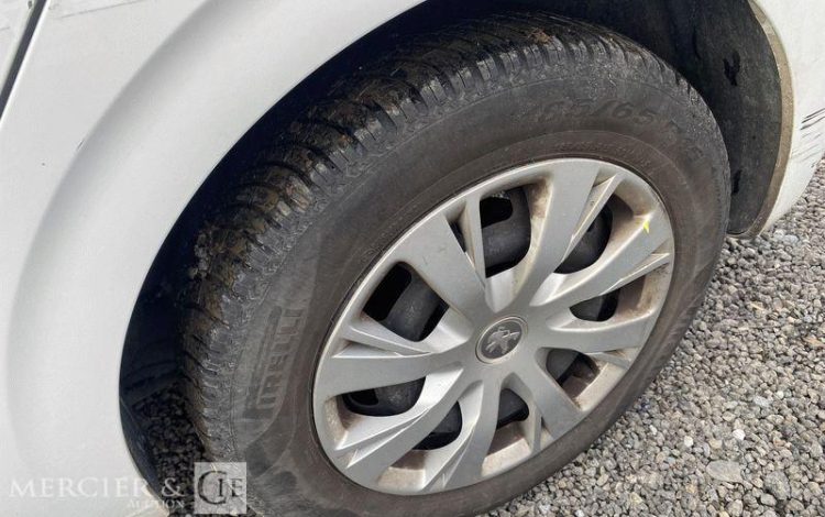 PEUGEOT 208 AFF 100CH PREMIUM PACK BLANC FR-602-LK