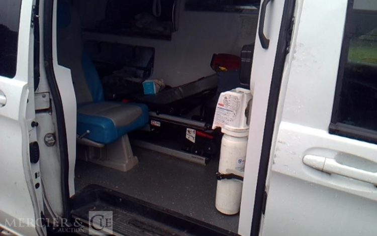 MERCEDES VITO 114 CDI 2.1 CDI 16V 136CV AMBULANCE BLANC FR-979-ZN