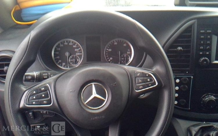 MERCEDES VITO 114 CDI 2.1 CDI 16V 136CV AMBULANCE BLANC FR-979-ZN