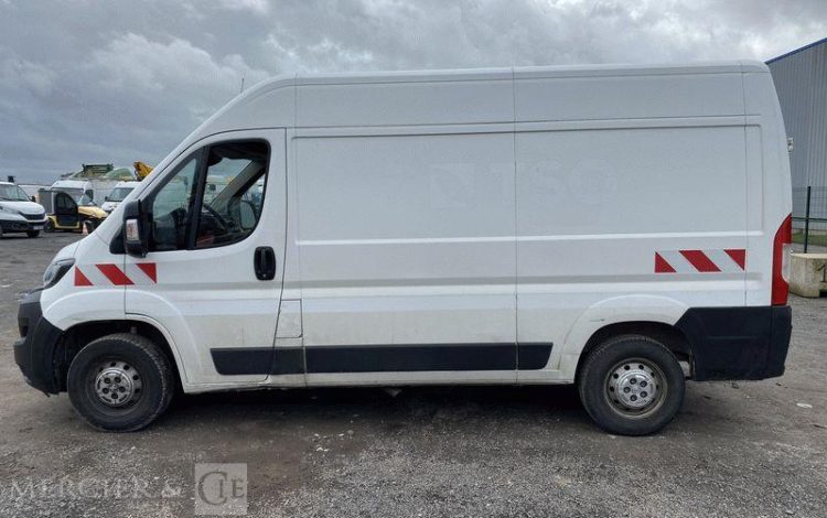 PEUGEOT BOXER 335 L2H2 140CH ASPHALT BLANC FS-874-JX