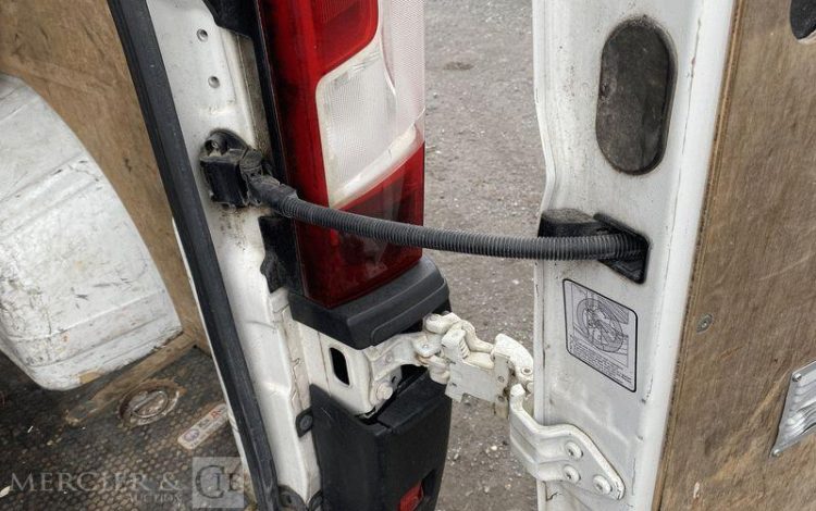 PEUGEOT BOXER 335 L2H2 140CH ASPHALT BLANC FS-874-JX