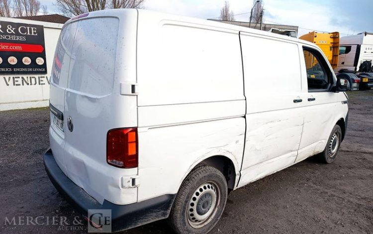 VOLKSWAGEN TRANSPORTER  FV-667-HN