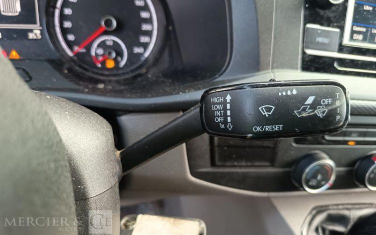 VOLKSWAGEN TRANSPORTER  FV-667-HN