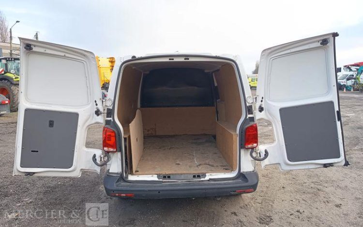 VOLKSWAGEN TRANSPORTER  FV-667-HN