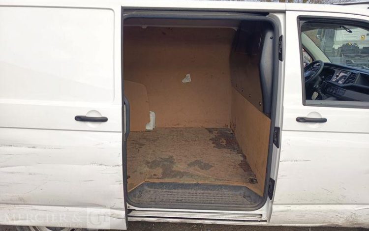 VOLKSWAGEN TRANSPORTER  FV-667-HN
