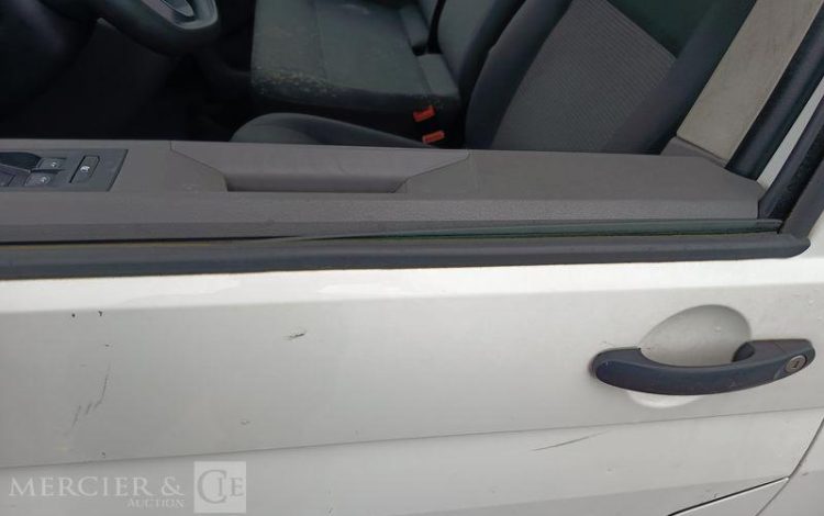 VOLKSWAGEN TRANSPORTER  FV-667-HN