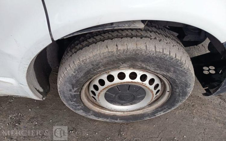 VOLKSWAGEN TRANSPORTER  FV-667-HN