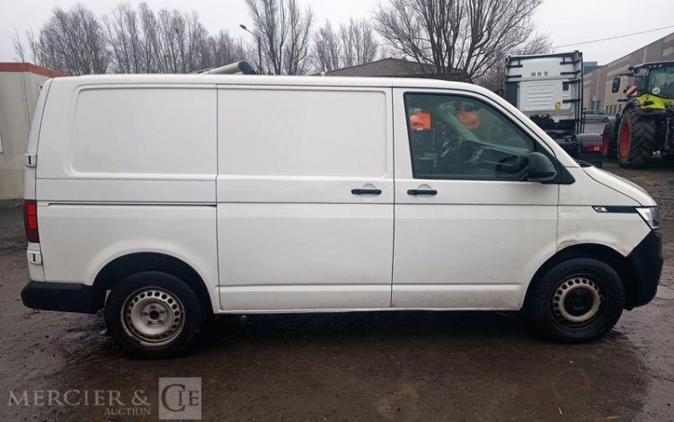 VOLKSWAGEN TRANSPORTER  FV-760-FF