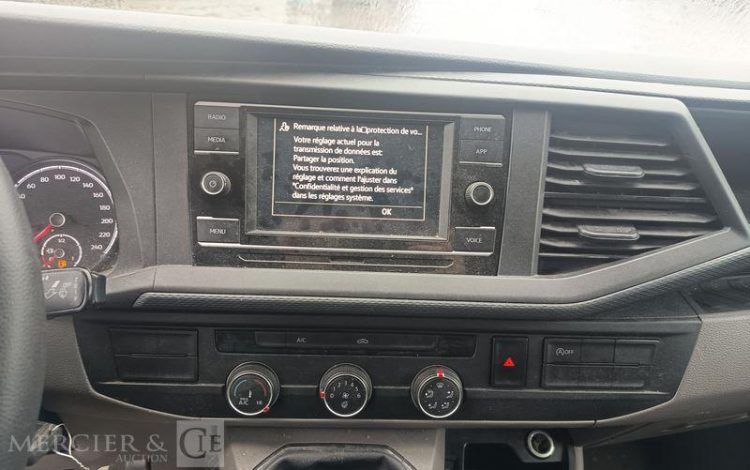 VOLKSWAGEN TRANSPORTER  FV-760-FF