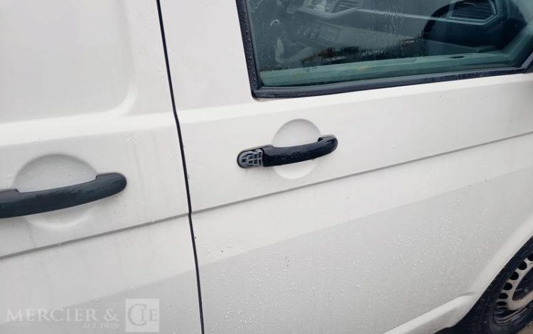 VOLKSWAGEN TRANSPORTER  FV-760-FF