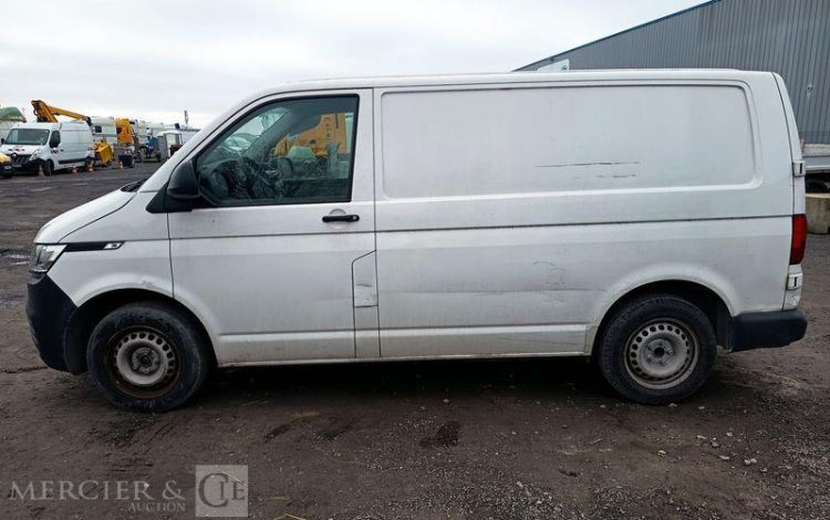 VOLKSWAGEN TRANSPORTER  FV-858-BW