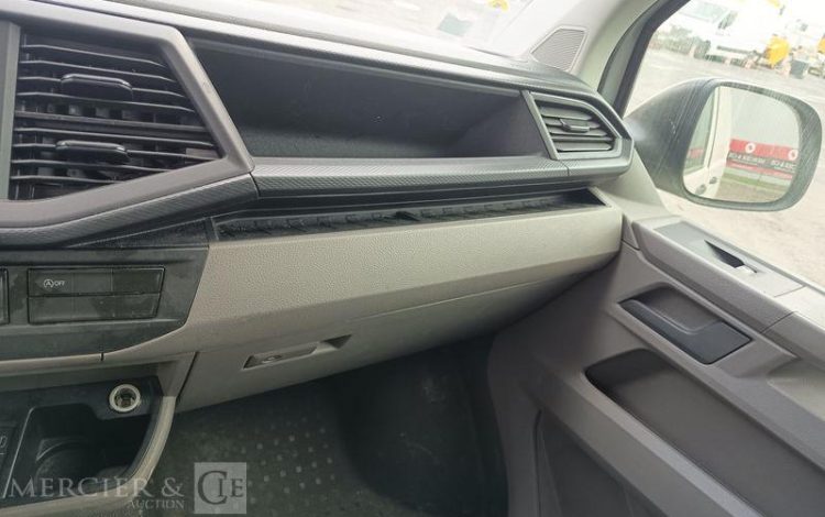 VOLKSWAGEN TRANSPORTER  FV-858-BW