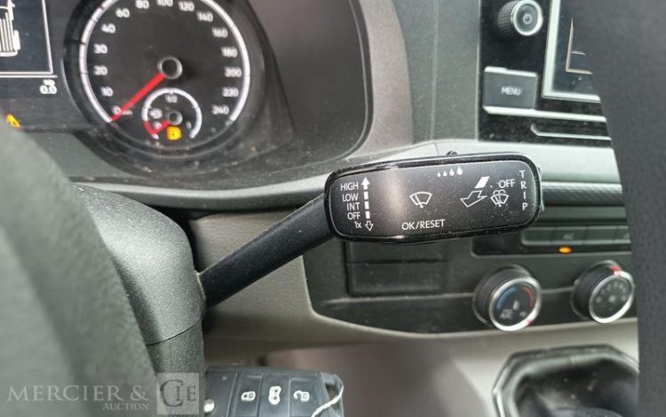 VOLKSWAGEN TRANSPORTER  FV-858-BW