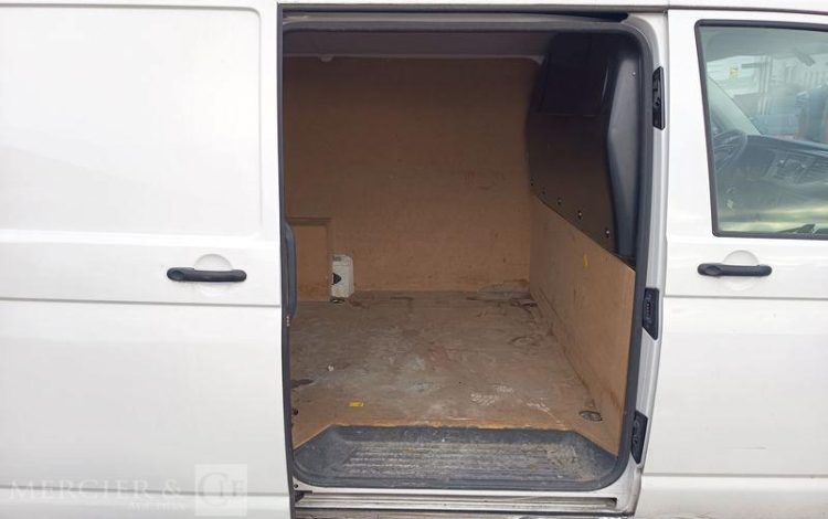VOLKSWAGEN TRANSPORTER  FV-858-BW