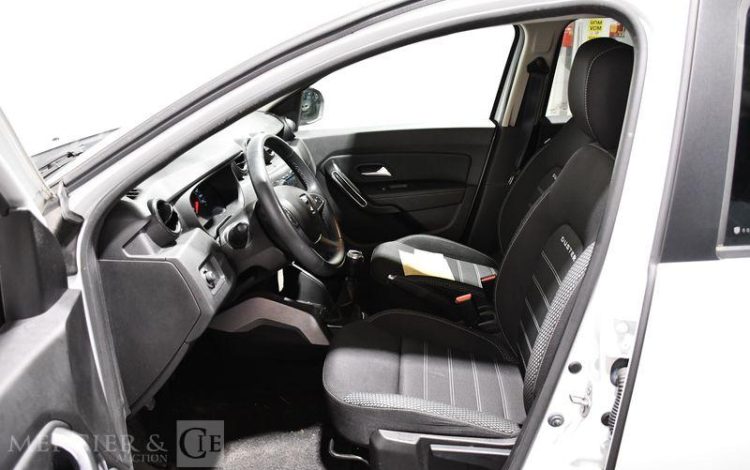 DACIA DUSTER 1.5 BLUEDCI 115ch PRESTIGE BLANC FY-525-BA