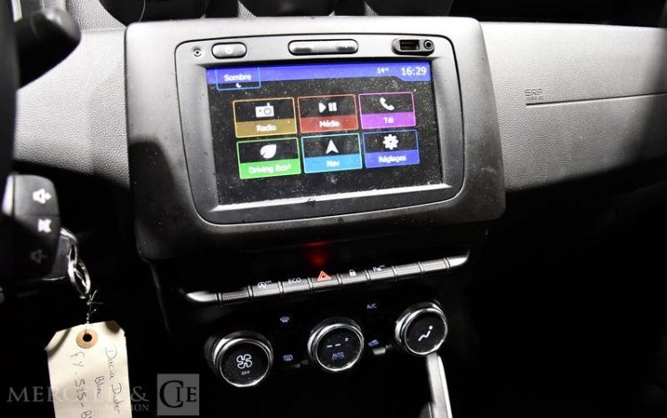 DACIA DUSTER 1.5 BLUEDCI 115ch PRESTIGE BLANC FY-525-BA