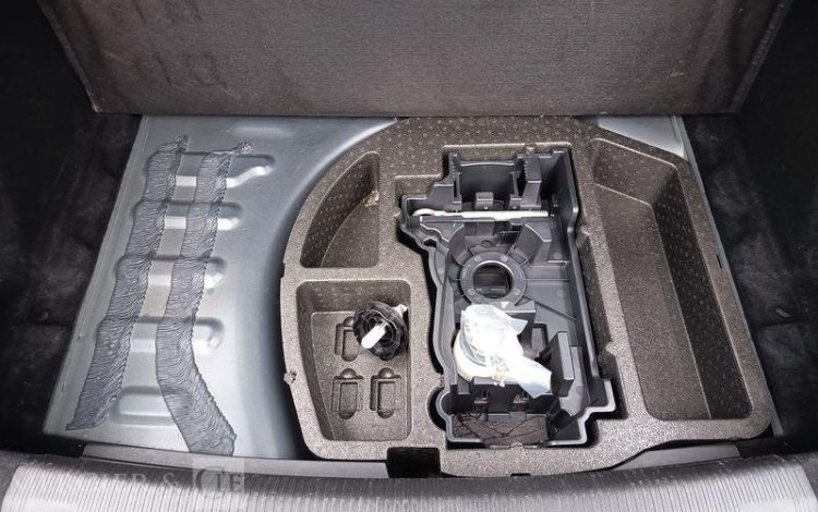 PEUGEOT 508 PURE TECH 130 CH S&S ALLURE PACK EAT8 – DIESEL 109939 KMS – ANNEE 2021 NOIR FZ-218-SR