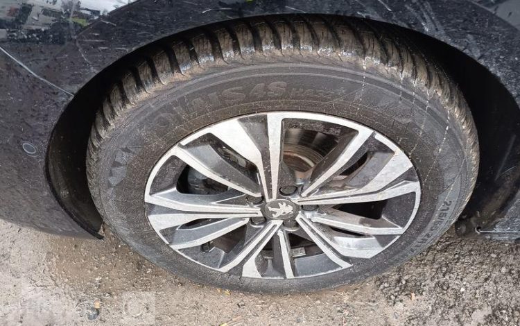 PEUGEOT 508 PURE TECH 130 CH S&S ALLURE PACK EAT8 – DIESEL 109939 KMS – ANNEE 2021 NOIR FZ-218-SR