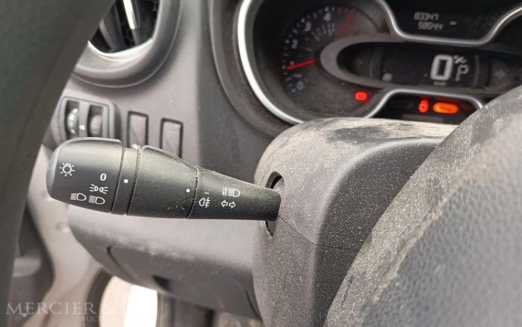 RENAULT TRAFIC III FOURGON PHASE 2 L1H1 2,0 DCI 16V 145 CV – DIESEL-6 PL – ANNEE 2021 GRIS GB-980-LL