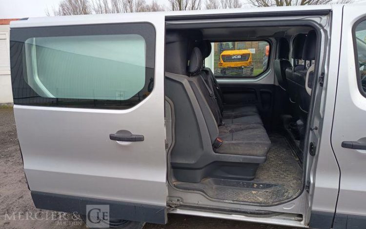 RENAULT TRAFIC III FOURGON PHASE 2 L1H1 2,0 DCI 16V 145 CV – DIESEL-6 PL – ANNEE 2021 GRIS GB-980-LL